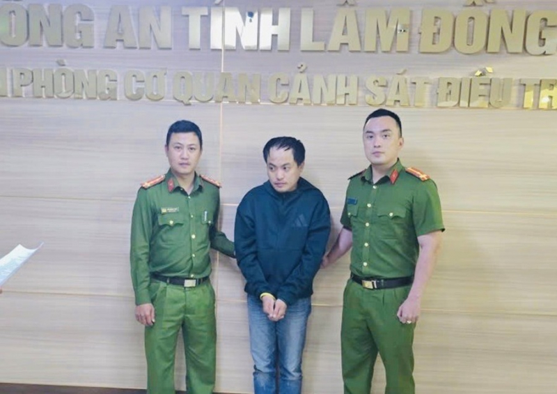 Bắt đối tượng lừa đảo chiếm đoạt hơn 800 triệu đồng -0