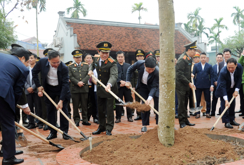 Bộ Công an phát động Tết trồng cây năm 2026 - Vì một Việt Nam xanh -0