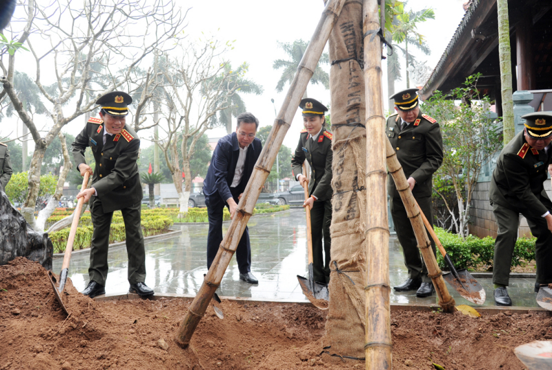 Bộ Công an phát động Tết trồng cây năm 2026 - Vì một Việt Nam xanh. -0
