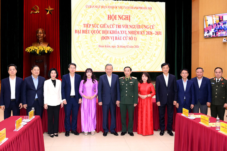 Hội nghị tiếp xúc cử tri với người ứng cử đại biểu Quốc hội khóa XVI tại Hà Nội -0