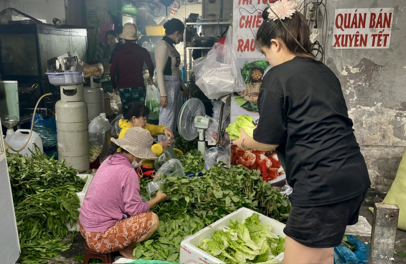 Chợ cá lóc nướng sực nức mùi ngày 