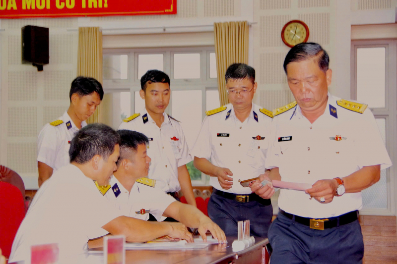 “Dù ở giữa biển, chúng tôi vẫn thực hiện đầy đủ quyền công dân” -0