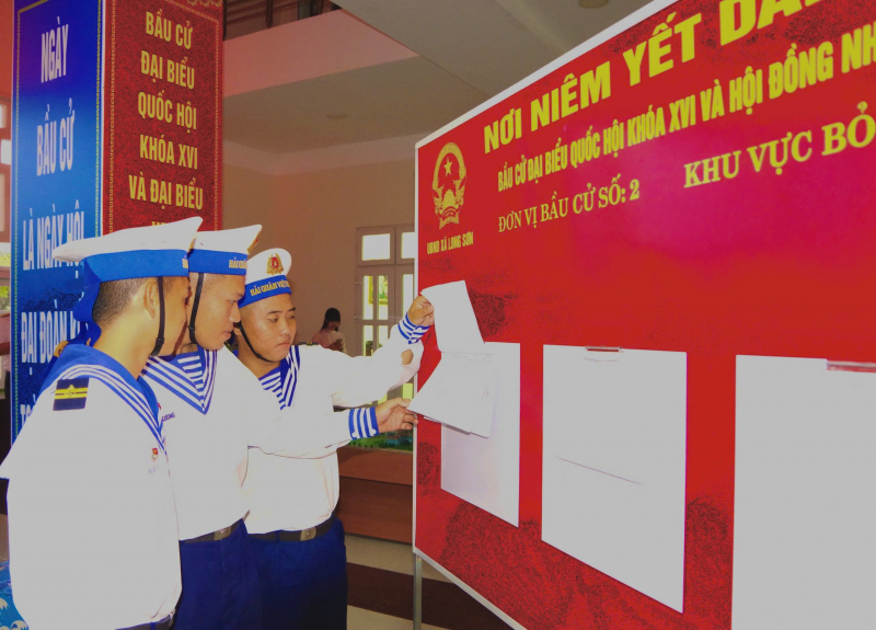 “Dù ở giữa biển, chúng tôi vẫn thực hiện đầy đủ quyền công dân” -1