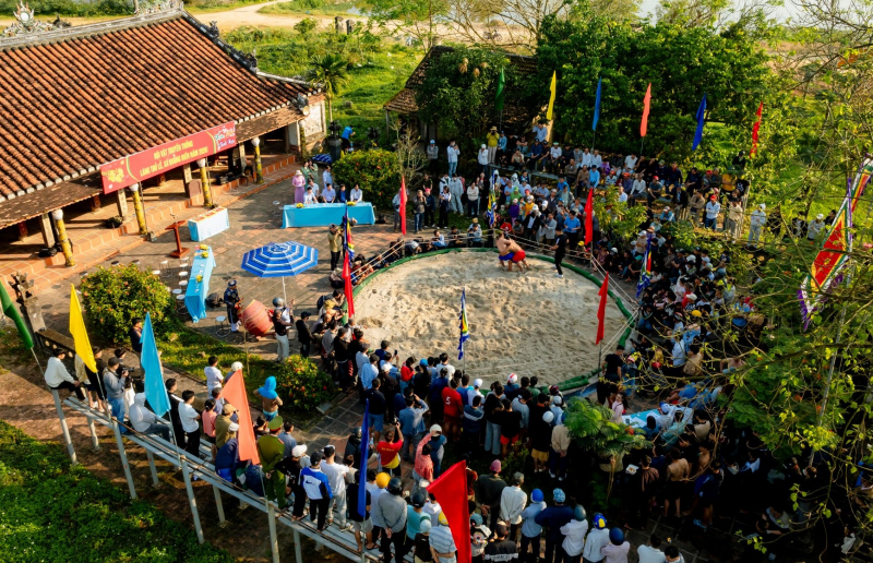 Gìn giữ nét đẹp văn hóa truyền thống ở vùng đất Cố đô Huế từ những lễ hội đầu Xuân -0