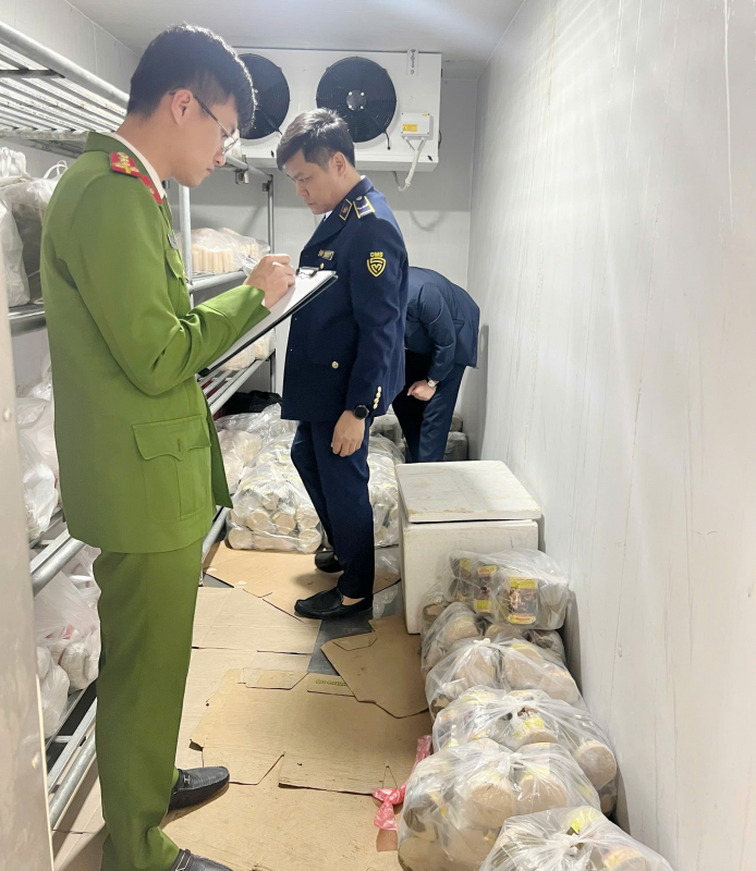 Khởi tố chủ cơ sở sản xuất giò chả sử dụng hàn the -0