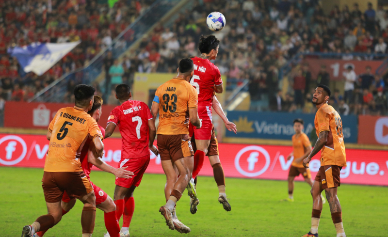 CLB Bóng đá Công an Hà Nội ngược dòng ấn tượng tại vòng 14 V.League 2025/26 -0