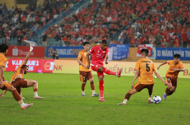 CLB Bóng đá Công an Hà Nội ngược dòng ấn tượng tại vòng 14 V.League 2025/26 -0