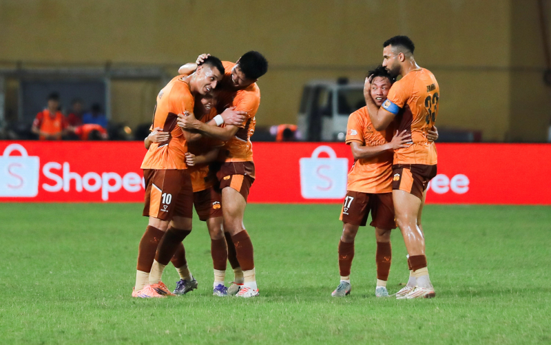 CLB Bóng đá Công an Hà Nội ngược dòng ấn tượng tại vòng 14 V.League 2025/26 -0