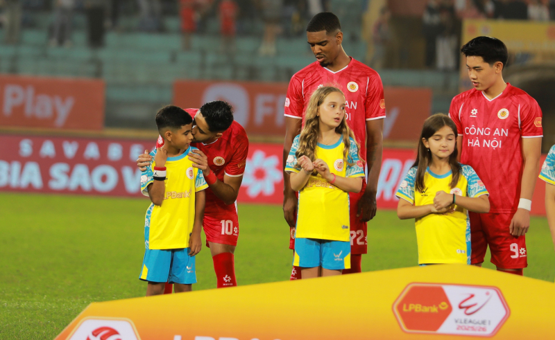 CLB Bóng đá Công an Hà Nội ngược dòng ấn tượng tại vòng 14 V.League 2025/26 -0