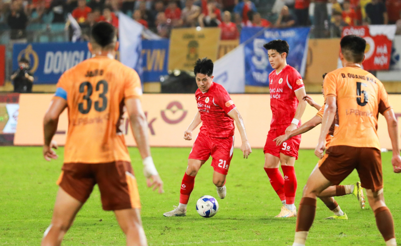 CLB Bóng đá Công an Hà Nội ngược dòng ấn tượng tại vòng 14 V.League 2025/26 -0