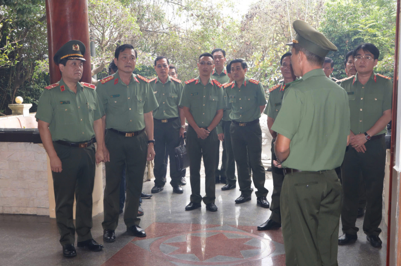 Khẩn trương tôn tạo Khu di tích Hòn Đá Bạc và xây dựng 500 căn nhà đại đoàn kết tại tỉnh Cà Mau -0