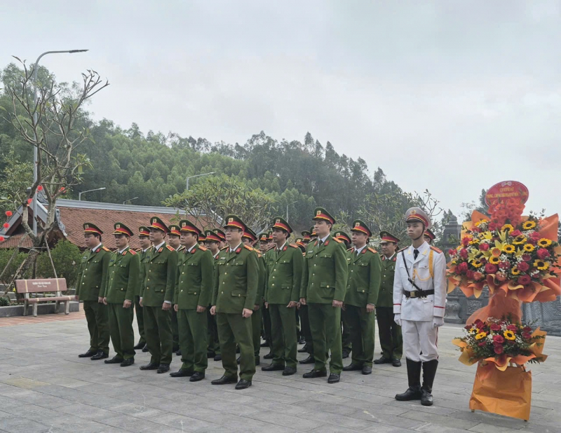 Cục Cảnh sát môi trường báo công và phát động Tết trồng cây tại Khu lưu niệm sáu điều Bác Hồ dạy CAND -0