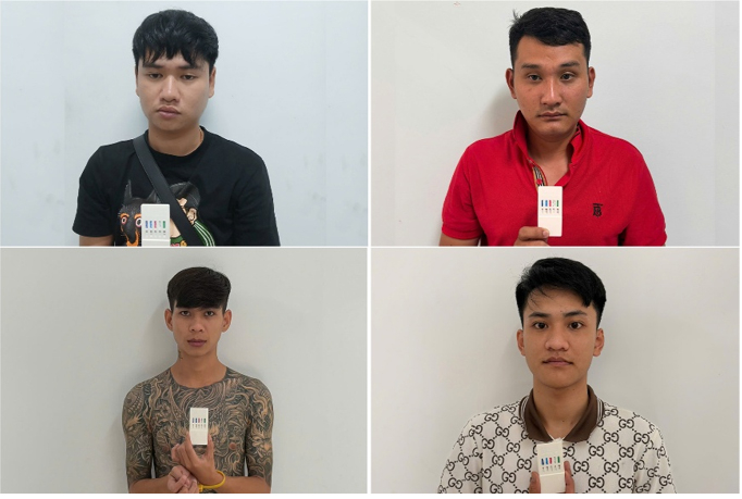 Bắt nhóm đối tượng đang “bay lắc” trong phòng ngủ -2