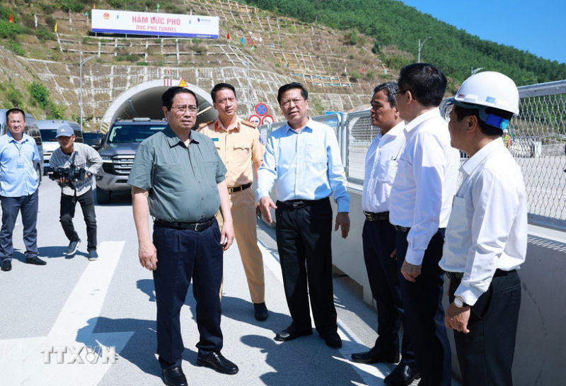 Thủ tướng Phạm Minh Chính kiểm tra các dự án giao thông tại khu vực miền Trung -0