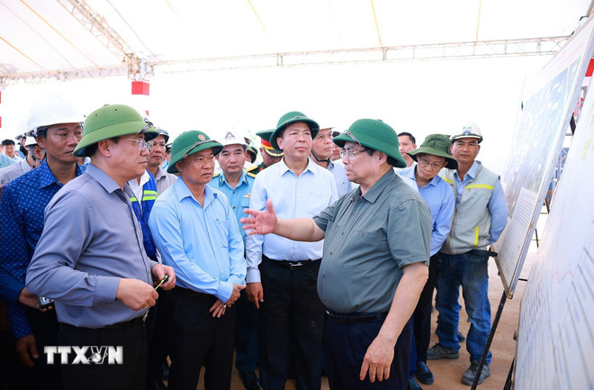 Thủ tướng Phạm Minh Chính kiểm tra các dự án giao thông tại khu vực miền Trung -0