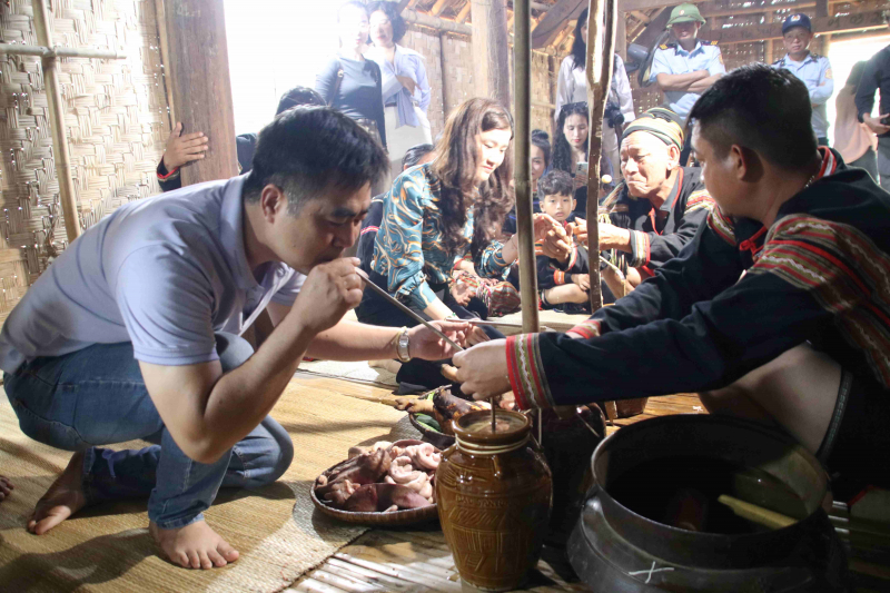 Trải nghiệm văn hoá độc đáo đầu xuân của đồng bào Tây Nguyên tại Thủ đô Hà Nội -0