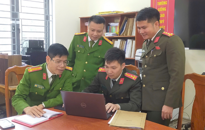 z7563377943290_5f3ec456e827ac7ea6f5c173566e5939.jpg -0