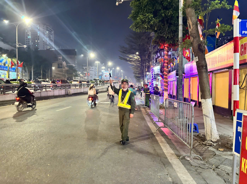 Hàng vạn người dân tham gia lễ cầu an tại chùa Phúc Khánh -0