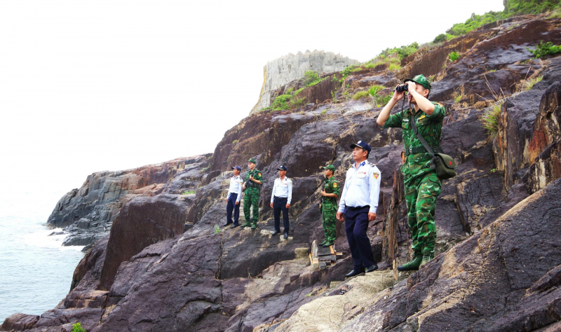 Bộ đội biên phòng Khánh Hòa bảo vệ vững chắc chủ quyền an ninh biên giới biển -0