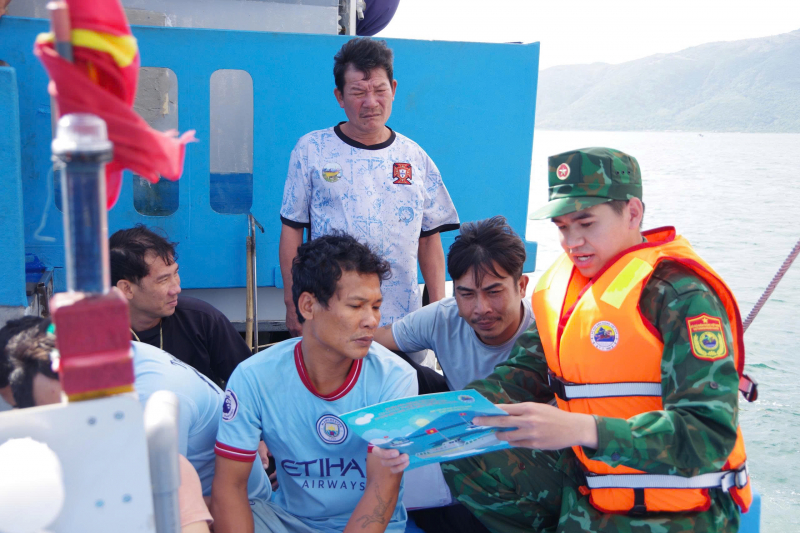 Bộ đội biên phòng Khánh Hòa bảo vệ vững chắc chủ quyền an ninh biên giới biển -0