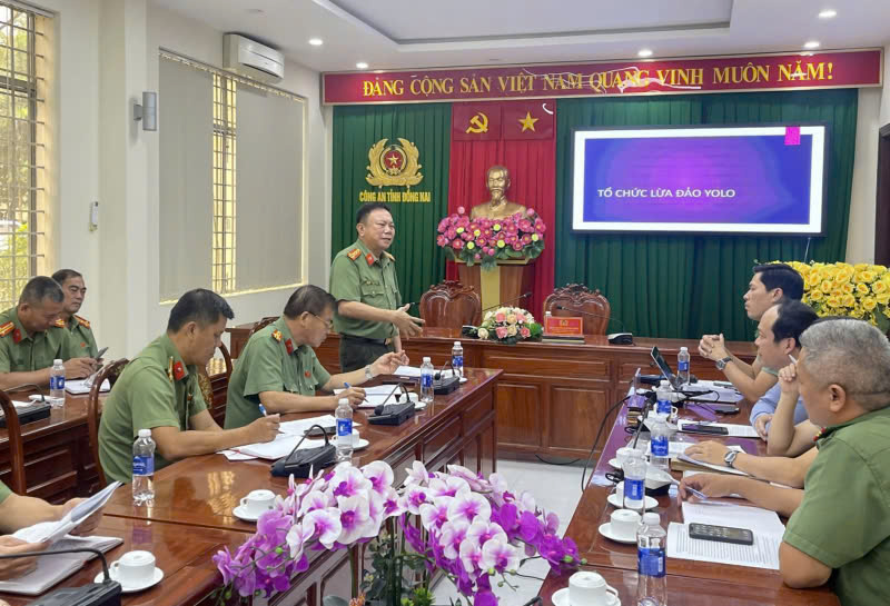 7ff2a583a95c27027e4d.jpg -0