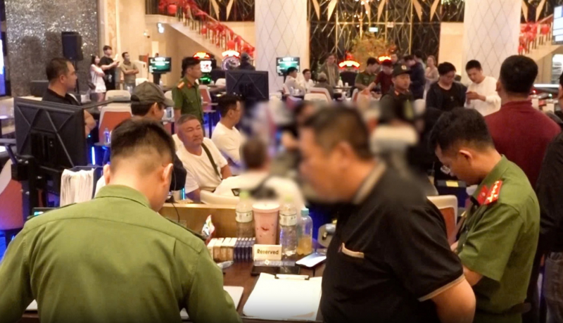 Phát hiện nhiều người nước ngoài đánh bạc trái phép dưới tầng hầm khách sạn  Sheraton Nha Trang -0