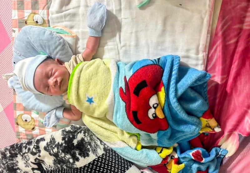            Tìm thân nhân cho bé trai cơ sinh bị bỏ rơi bên trong thùng giấy -0