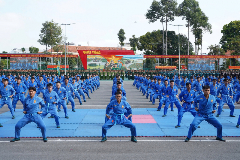 Các lực lượng vũ trang TP Hồ Chí Minh ra quân huấn luyện năm 2026  -0