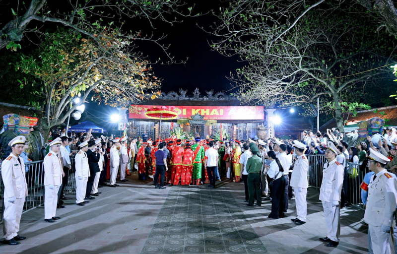 Lễ khai Ấn Đền Trần, tỉnh Ninh Bình diễn ra trang nghiêm, an toàn -0