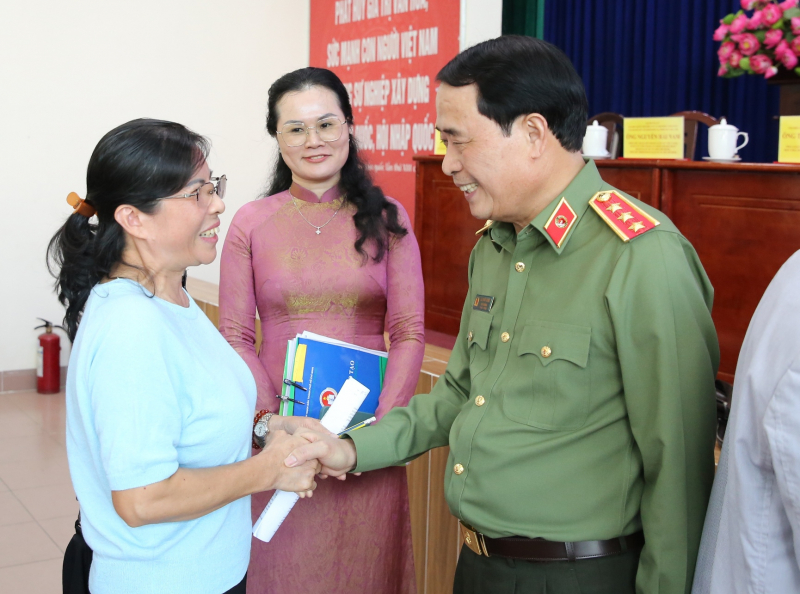 Thứ trưởng Lê Quốc Hùng: Các ý kiến, kiến nghị của cử tri rất đa dạng, sâu sắc -1