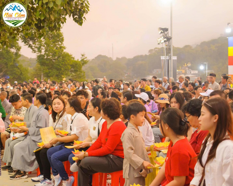 Hẹn nhau trên “nóc nhà miền Tây” -0