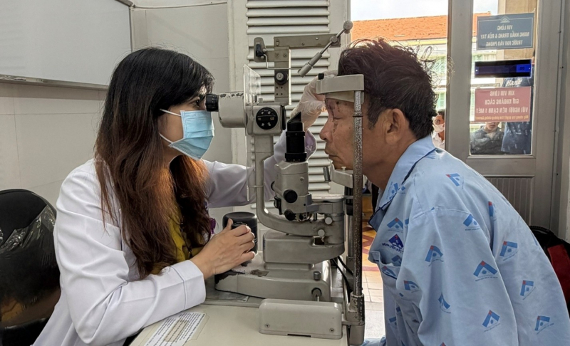 Nhiều trường hợp chấn thương mắt nặng do pháo, có trường hợp phải bỏ nhãn cầu  -0