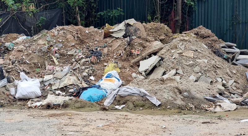 Hà Nội: Người dân khốn khổ vì những tuyến đường thi công dở dang gần chục năm nay -0