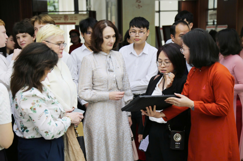 Nô nức thưởng lãm châu phê của hoàng đế triều Nguyễn -0