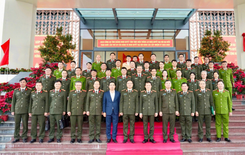 Bộ trưởng Lương Tam Quang làm việc với Công an tỉnh Quảng Ninh -0