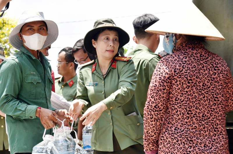 Nữ Thượng tá Công an tỉnh An Giang được giới thiệu ứng cử Đại biểu Quốc hội khóa XVI -0