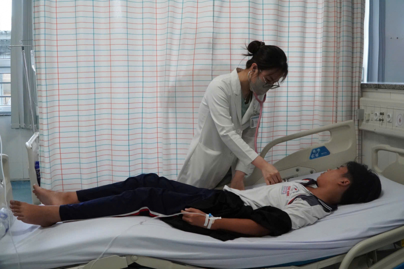 Liên tiếp 2 vụ ngộ độc sau khi ăn bánh mì tại TP Hồ Chí Minh  -1