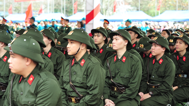 Bí thư Thành ủy Nguyễn Duy Ngọc dự lễ giao nhận quân tại điểm số 4 Ban chỉ huy phòng thủ khu vực 3 - Hồng Hà -0