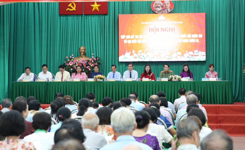 Nhiều ý kiến cử tri gửi gắm tới Thứ trưởng Lê Quốc Hùng - ứng cử viên đại biểu Quốc hội -0