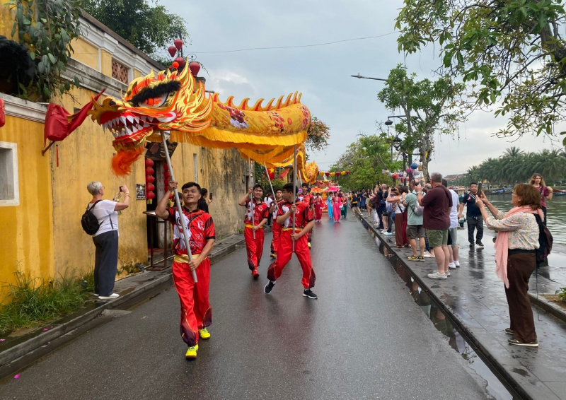 Rực rỡ Tết Nguyên Tiêu Bính Ngọ 2026 giữa lòng phố cổ Hội An -3