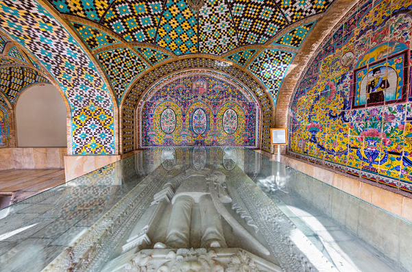 Khi “trái tim di sản” Iran rung chuyển giữa khói lửa xung đột -0