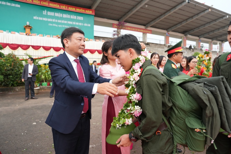 Lâm Đồng: Hơn 4.600 tân binh hăng hái lên đường nhập ngũ -0
