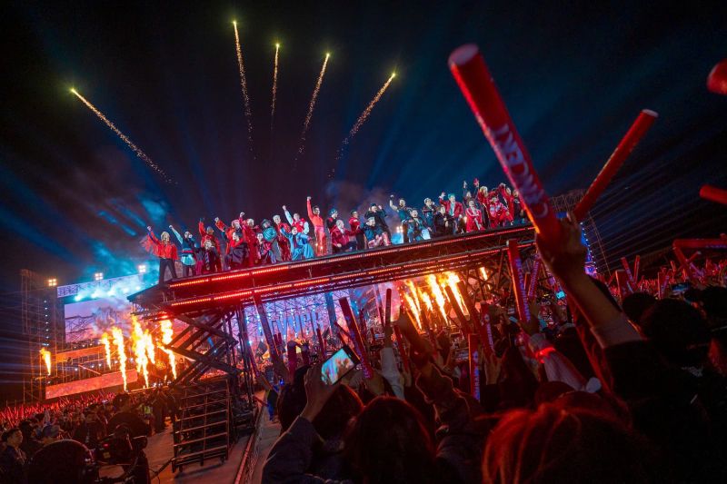 “Concert” sôi động, sân khấu thiếu chỗ cho trẻ em -0