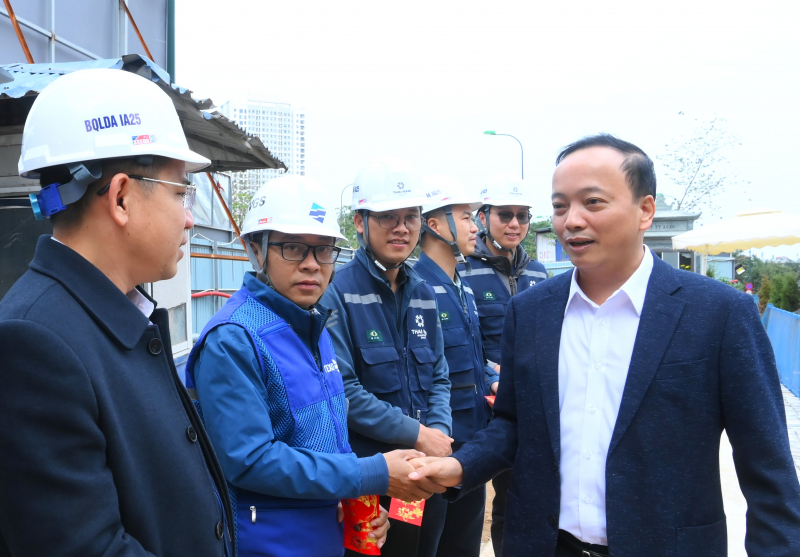 Thứ trưởng Đặng Hồng Đức kiểm tra tiến độ triển khai các dự án xây dựng nhà ở cho lực lượng vũ trang Công an nhân dân -1