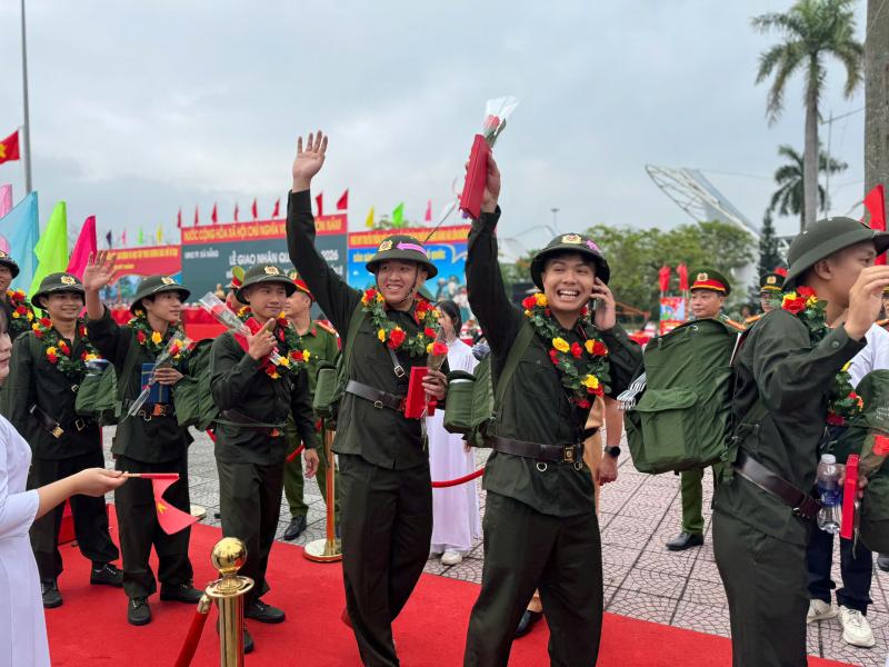 Hơn 4.600 thanh niên Đà Nẵng vững bước lên đường trong khí thế mới của mùa giao quân đầu tiên theo mô hình chính quyền hai cấp -1