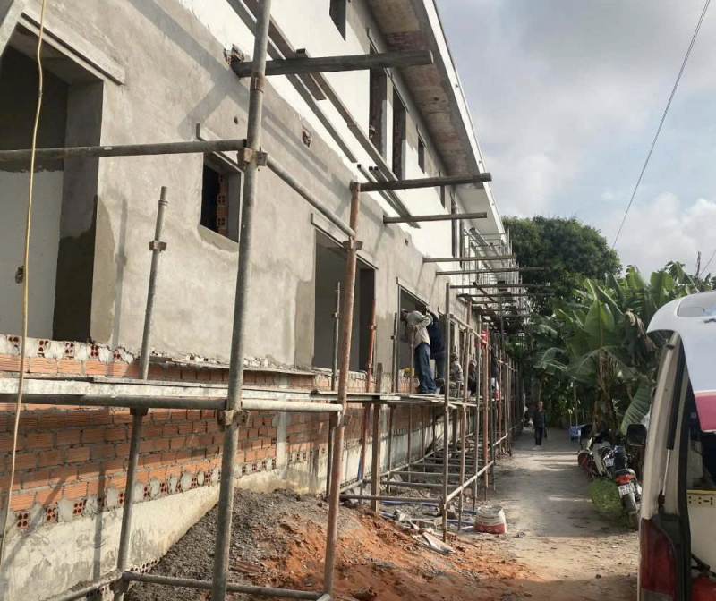 Rơi xuống từ giàn giáo, một thợ xây dựng bị thương nặng -0