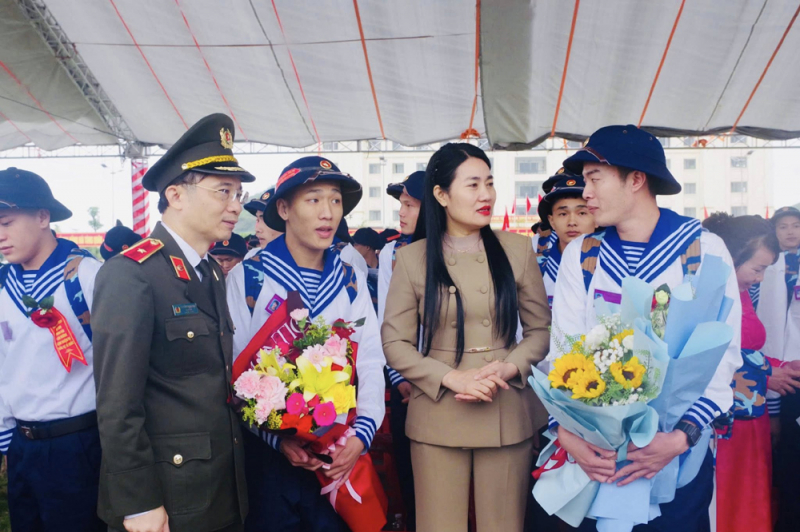 Gần 1.700 tân binh Hà Tĩnh náo nức lên đường nhập ngũ -0