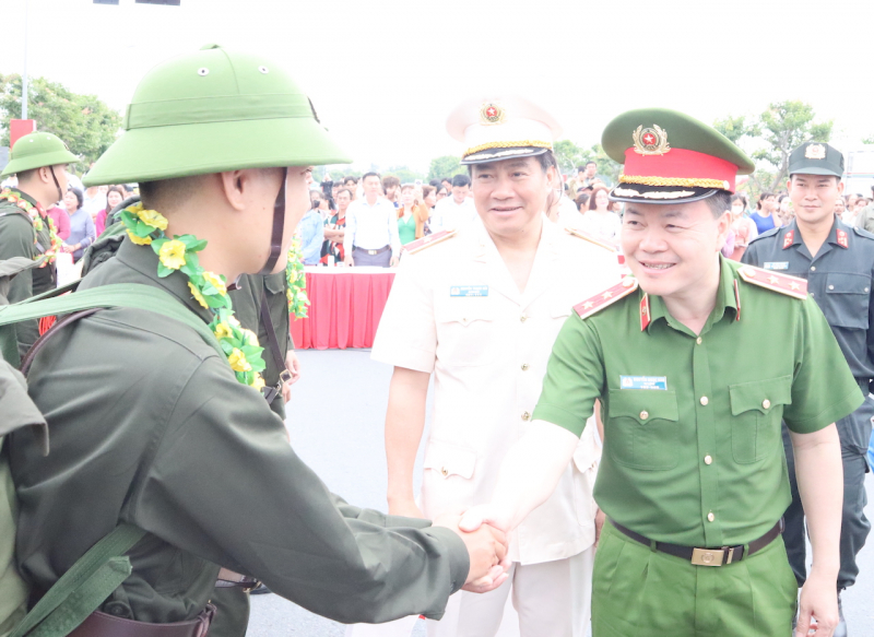 4.419 thanh niên Vĩnh Long lên đường nhập ngũ -0