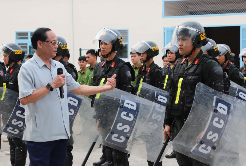 Phó Chủ tịch Quốc hội kiểm tra công tác bảo vệ bầu cử tại Phòng CSCĐ Công an TP Cần Thơ -1