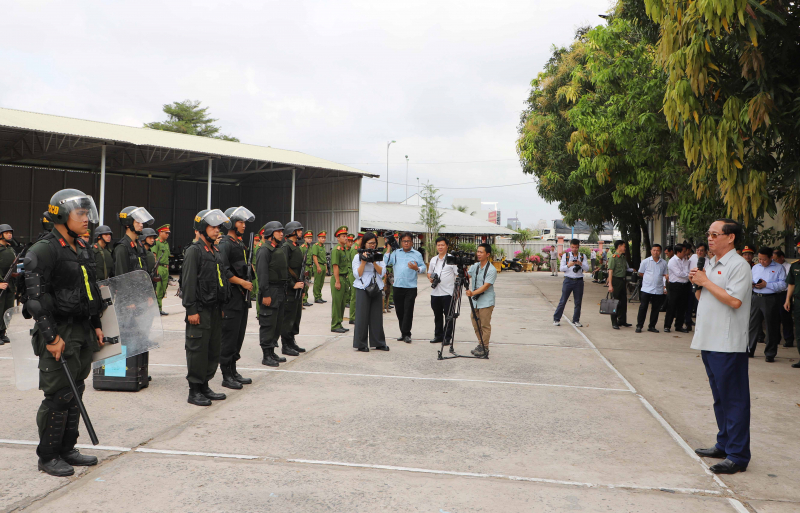 Phó Chủ tịch Quốc hội kiểm tra công tác bảo vệ bầu cử tại Phòng CSCĐ Công an TP Cần Thơ -0